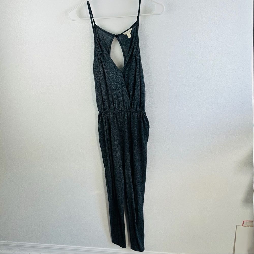 Silence & Noise‎ Heathered Gray Cross Over Jumpsuit Size 8 Flaw